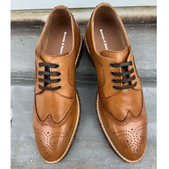 Budapester Cognac elegante Herrenschuhe im Budapester-Stil mit typischer Lyrallochung_Modell 372