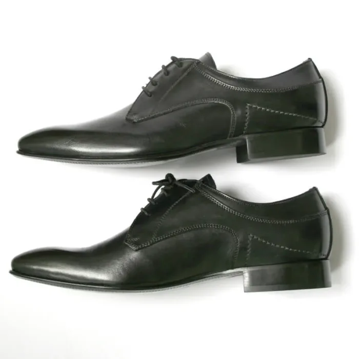 Elegant und schlicht schwarzer Herrenschuh Seitenansicht_Modell 111