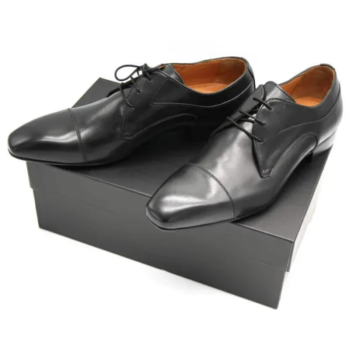 Elegante Anzugschuhe schwarz auf schwarzem Schuhkarton_Modell 113