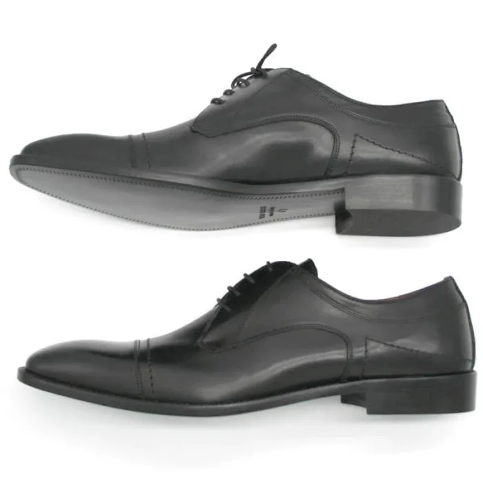 Italienische Herrenschuhe schwarz mit Zehenkappe und markanter Sohle Seitenansicht_Modell 112