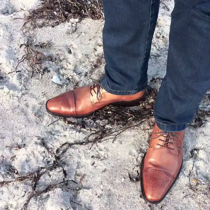 Topmodischer Allrounder mit dunkler Jeans kombiniert_Modell 232-11