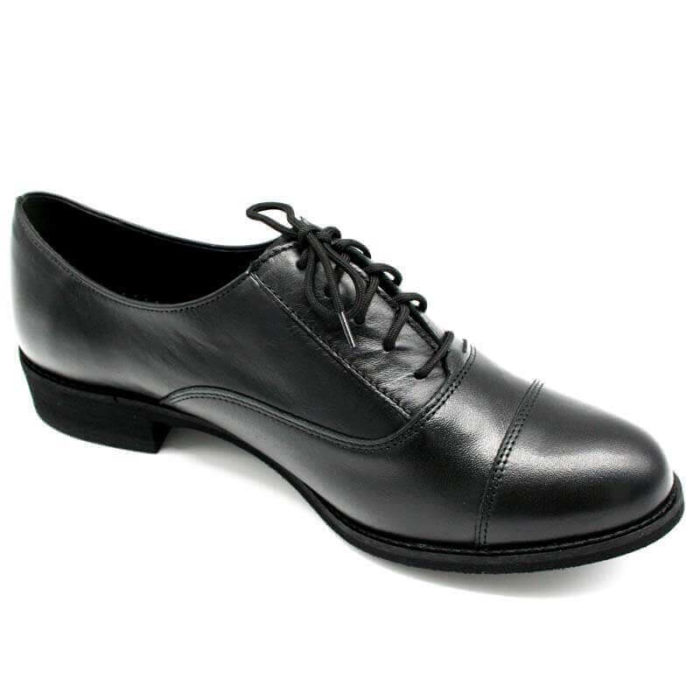 Foto von einem Schnürschuh Modell Oxford Schuhe Damen in Schwarz - Ansicht von der Seite nach rechts zeigend -Modell 517 Oxford Schuhe Damen