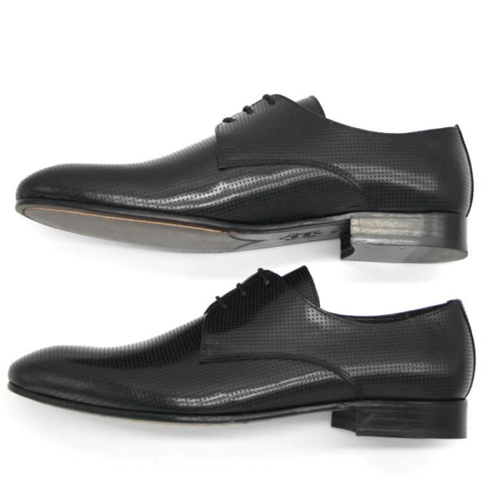 Foto Herrenschuh perforiert, schwarz, 2 Schuhe von der Seite nach links weisend_Modell 381
