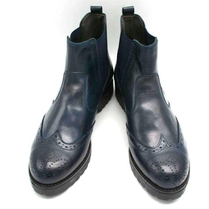 Foto Italienische Stiefeletten blau stehend mit Schuhspitze nach vorne zeigend_Modell 650
